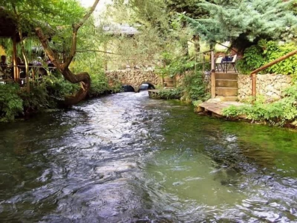 Megalou Alexandrou Springs (7km)