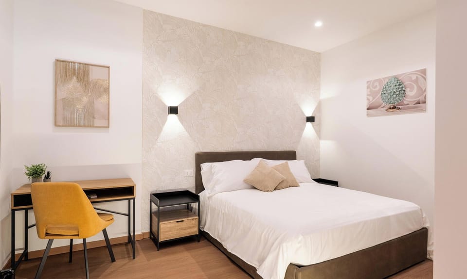 Standard Double Room | Desk, iron/ironing board, free WiFi