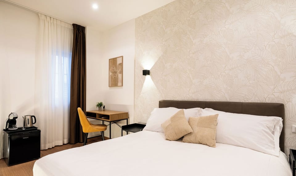 Standard Double Room | Desk, iron/ironing board, free WiFi