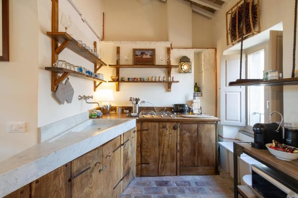 Deluxe Suite, Balcony, City View | Private kitchen