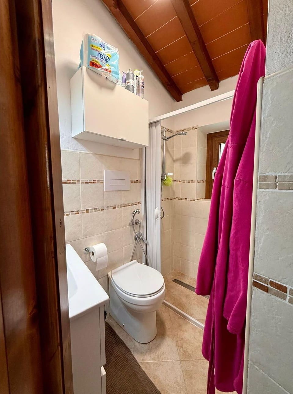 Autumn, Bathroom, Spring, Summer
