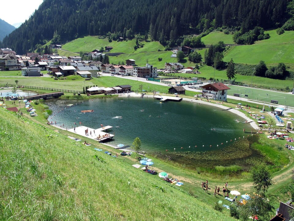 Recreation, Leisure, Tourist Attraction, Vacation, Valley, Resort Town, Umbrella, Bay, Aerial Photography