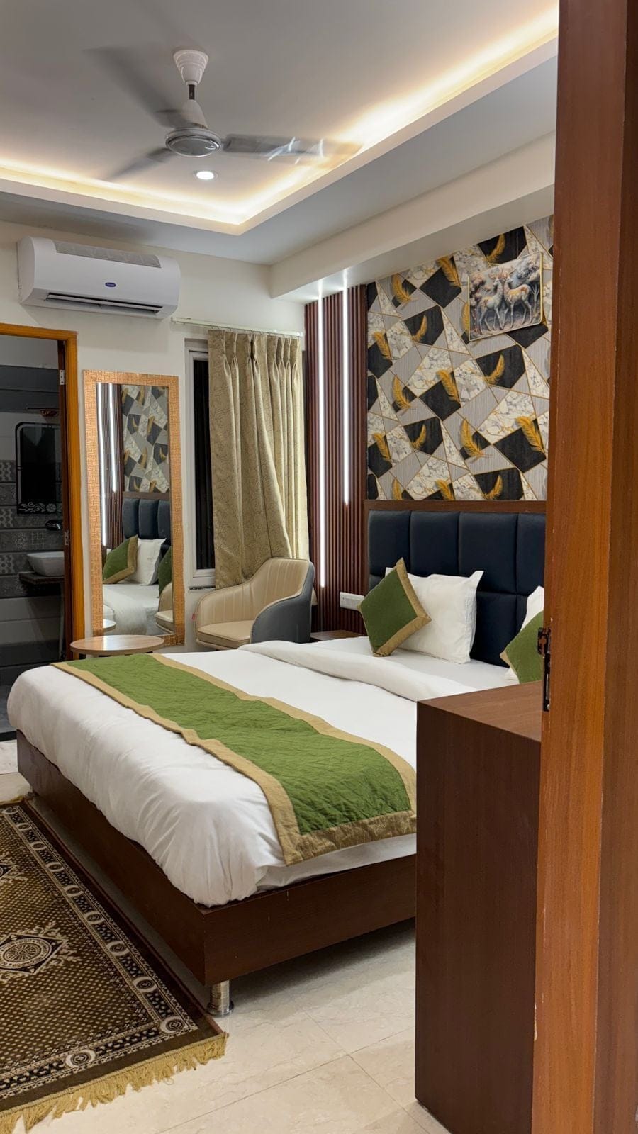 Super Deluxe Room | Premium bedding, memory foam beds, desk, laptop workspace