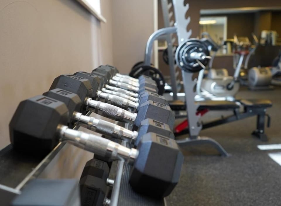 Recharge with a focused workout using free weights and machines.