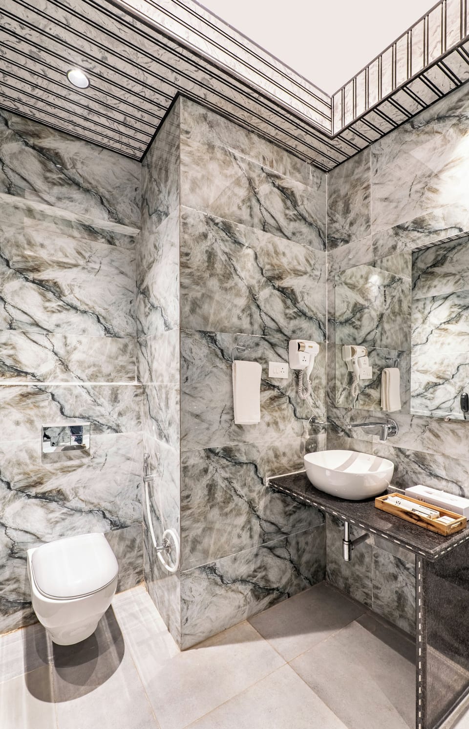 Shower, free toiletries, slippers, bidet