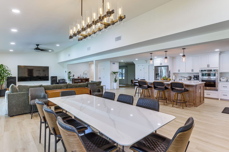 House (5 Bedrooms) | Interior