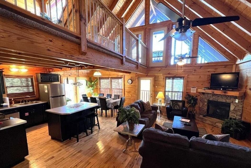 Cabin, 3 Bedrooms | Living area | Smart TV