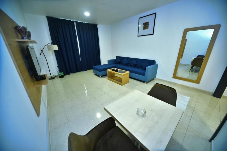 Superior Suite, City View | Living area