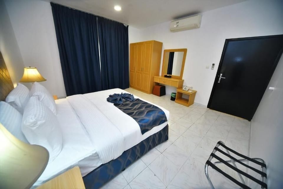 In-room safe, soundproofing, iron/ironing board, free WiFi