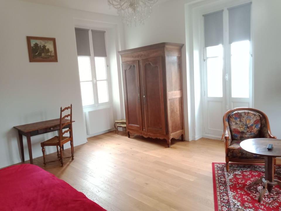 Suite 1 King Bed with Balcony | Free WiFi