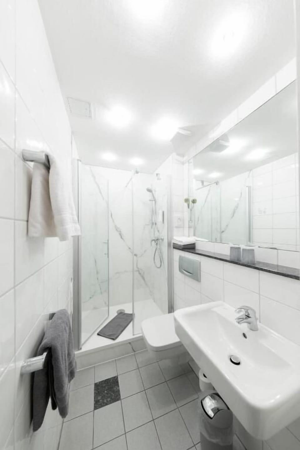 Comfort Double or Twin Room, Courtyard View | Bathroom | Shower, hair dryer, towels, soap