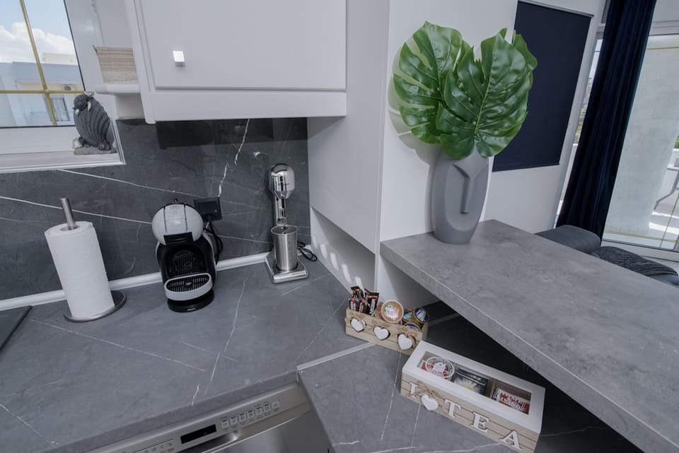 House, Smoking | 3 bedrooms, desk, soundproofing