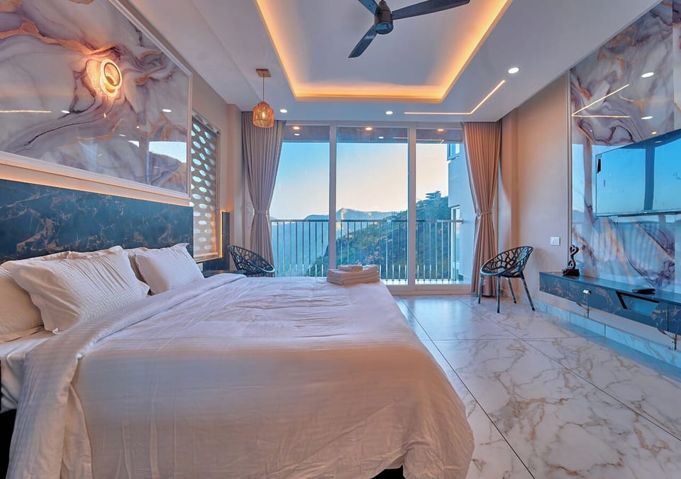 2 Bedroom Apartment | Laptop workspace, soundproofing, free WiFi