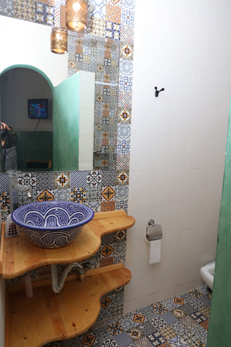 Basic Single Room | Bathroom
