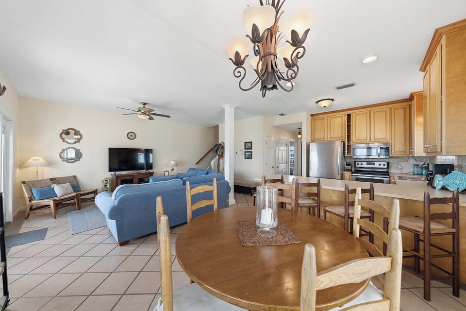 Living and dining space