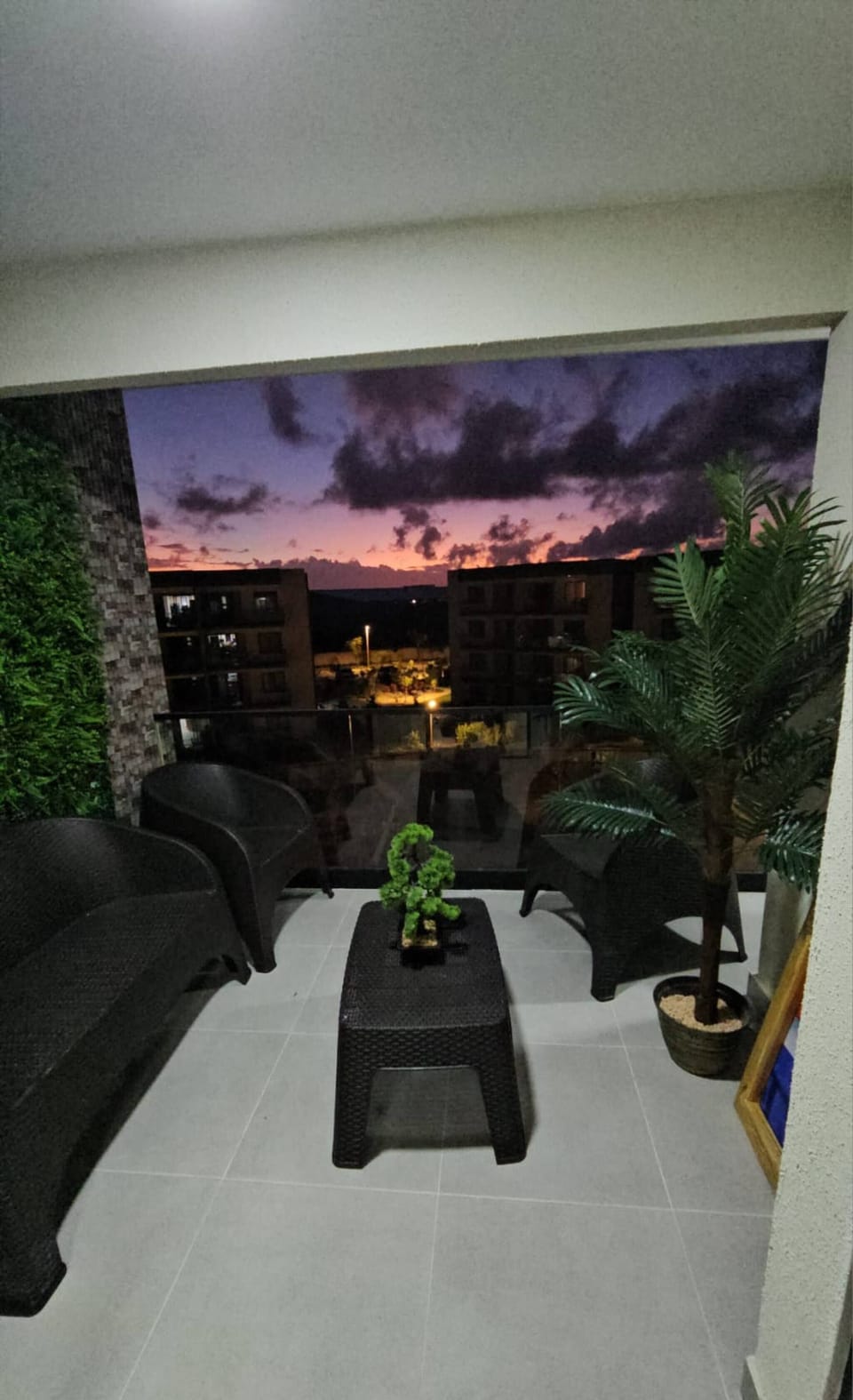 Apartment, 2 Bedrooms, Accessible, Smoking | Living room