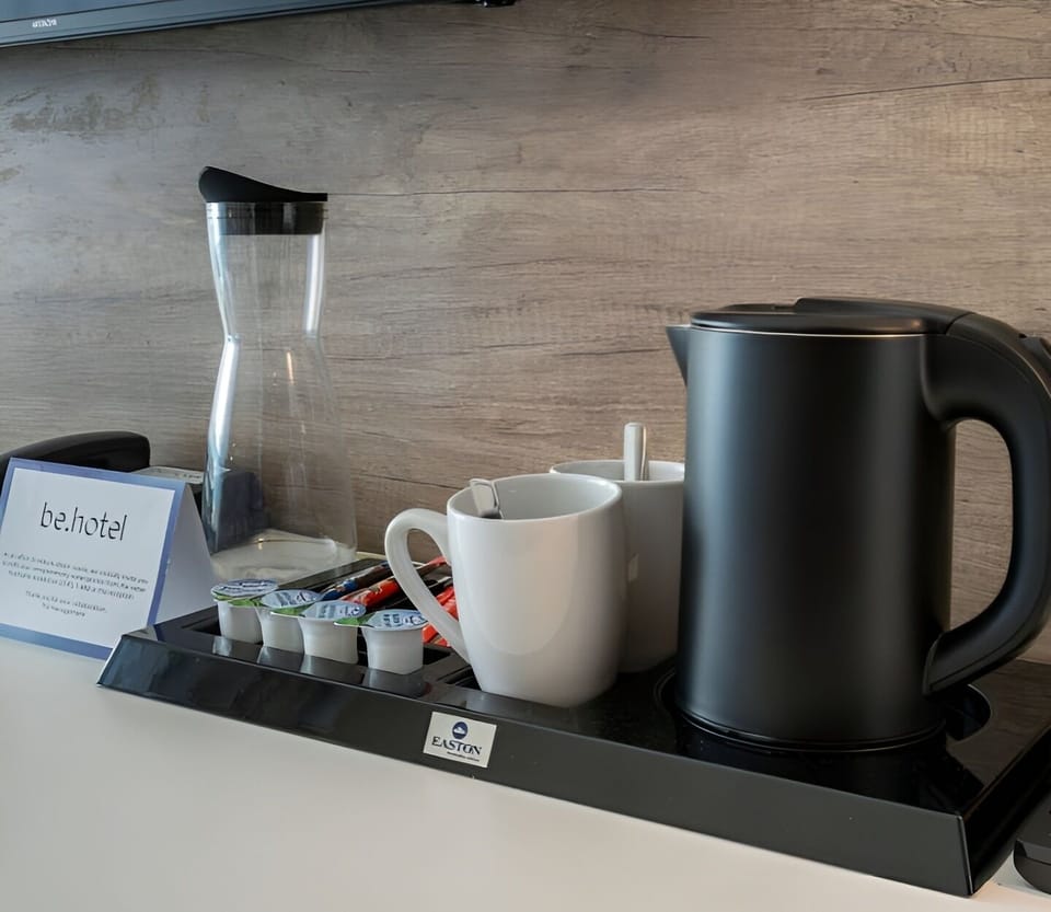 Superior Suite | Minibar, in-room safe, desk, laptop workspace