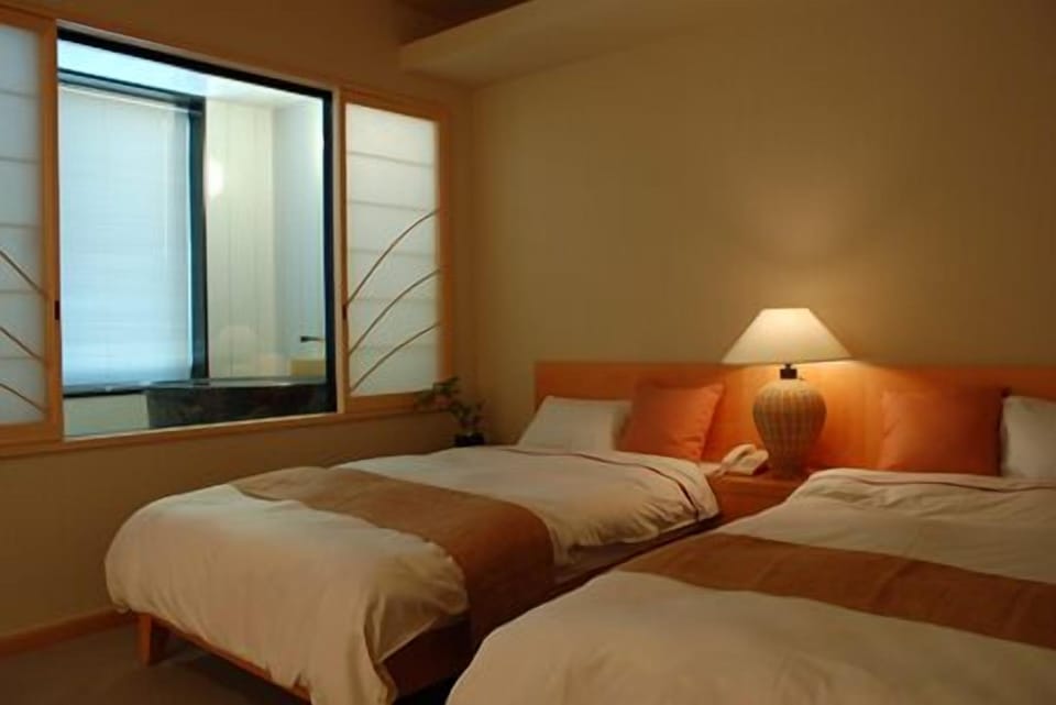 Twin Room, Non Smoking | In-room safe