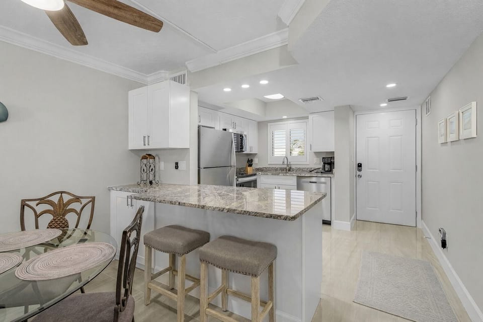Condo (2 Bedrooms) | Property amenity