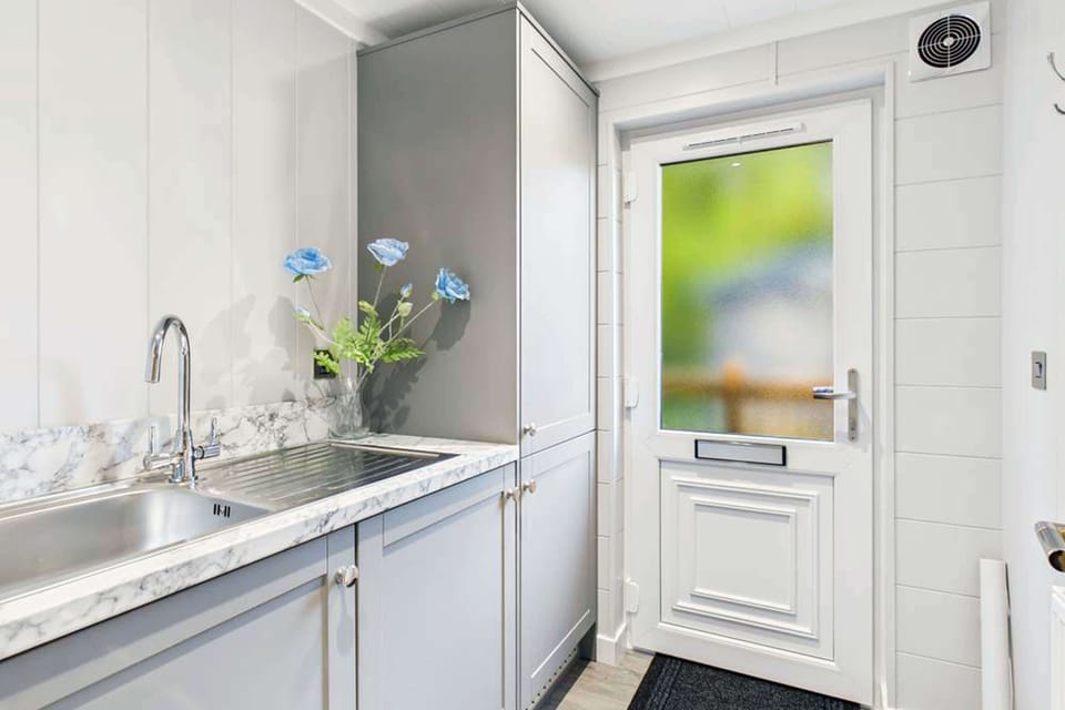 Marble Lodge, Beverley - Host & Stay