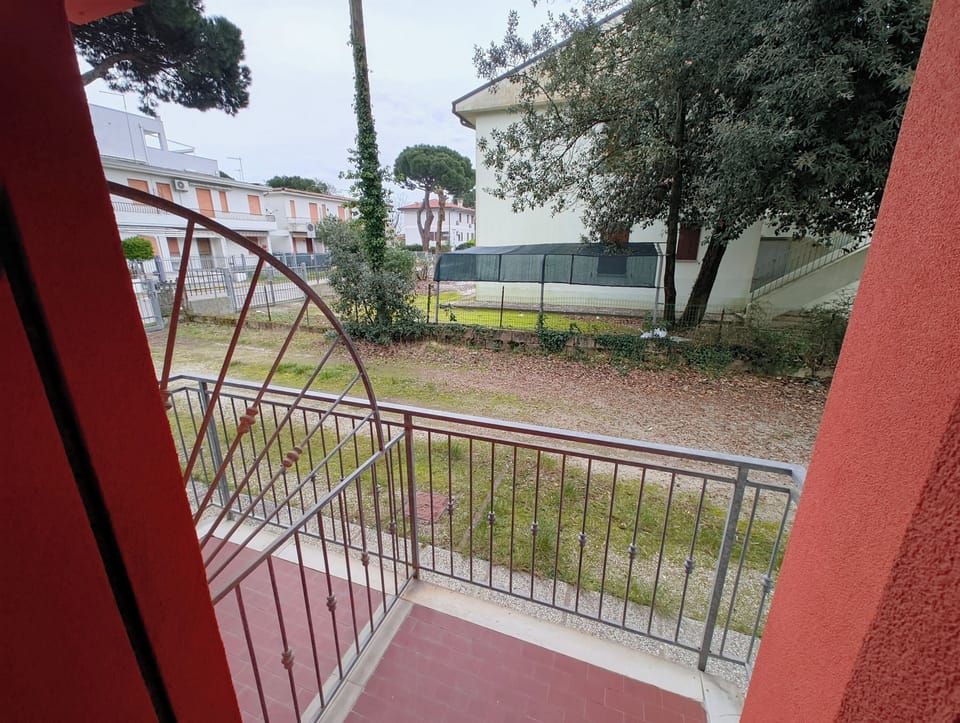 Apartment, 2 Bedrooms, Garden View | Property grounds