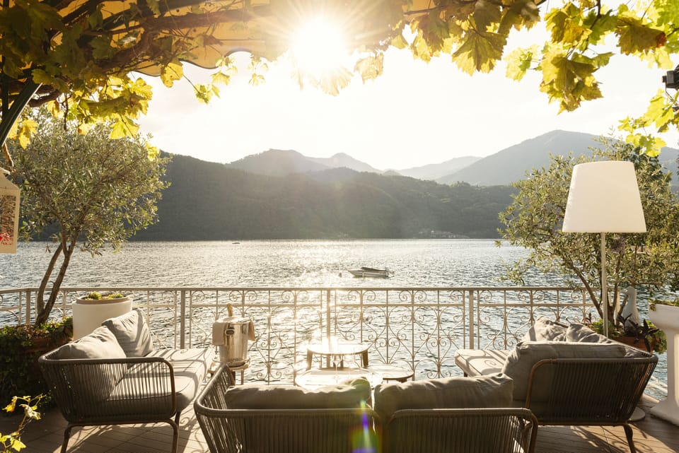 Breakfast, lunch, dinner served; Italian cuisine, alfresco dining 