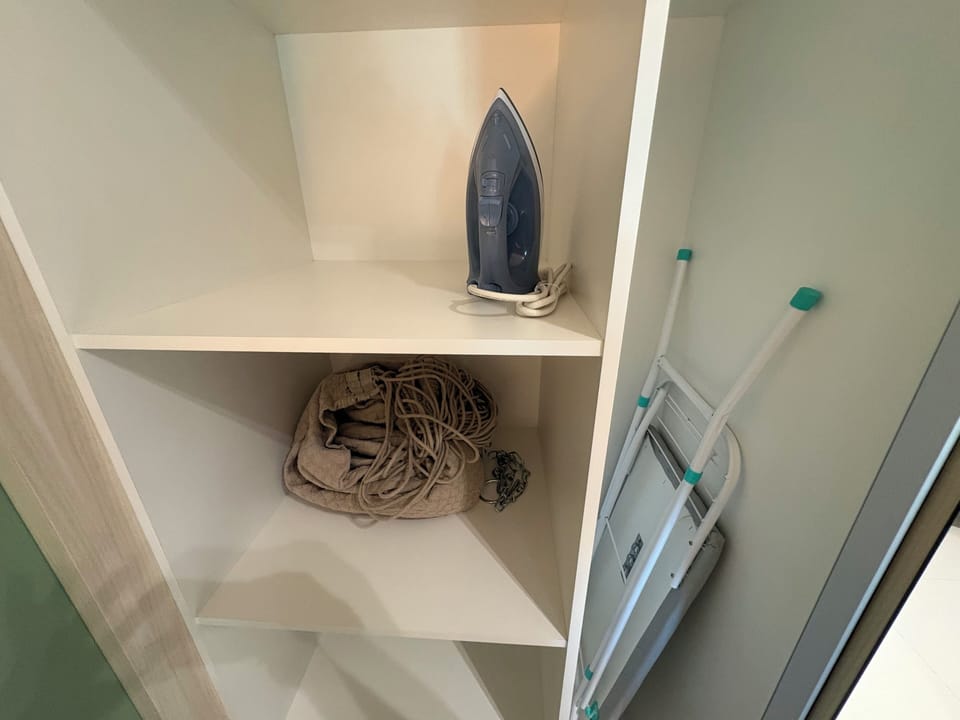 Deluxe Studio, Garden View | Interior