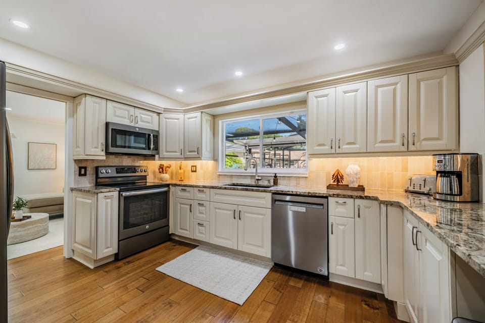 Kitchen includes everything you need to create your meals including spices and Olive Oil. 