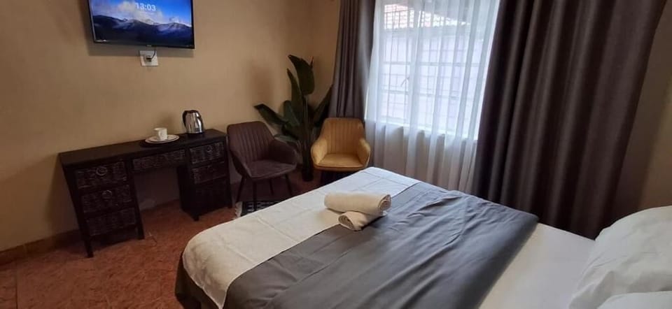 Comfort Room | In-room safe, desk, laptop workspace, iron/ironing board