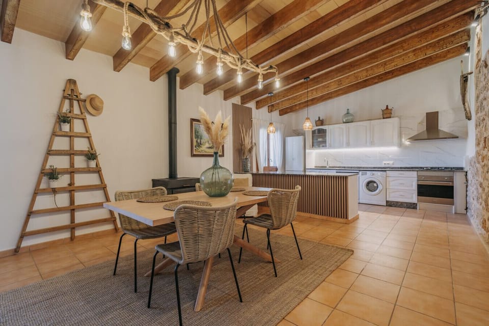 dining area kitchen
