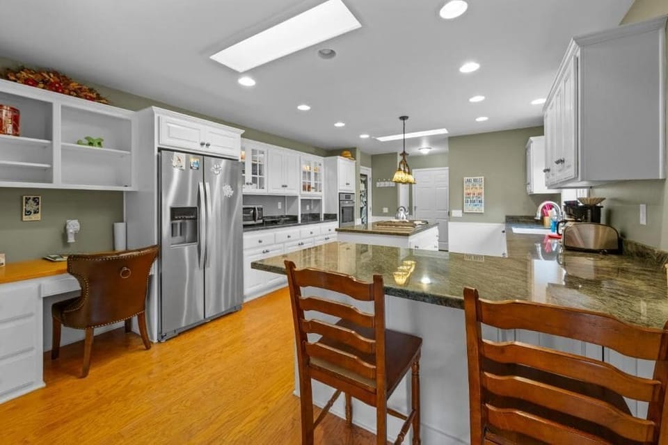 Basic House, Balcony, Mountain View | Private kitchen