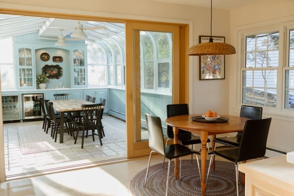 Relax with family and friends while the kids play freely in the private courtyard