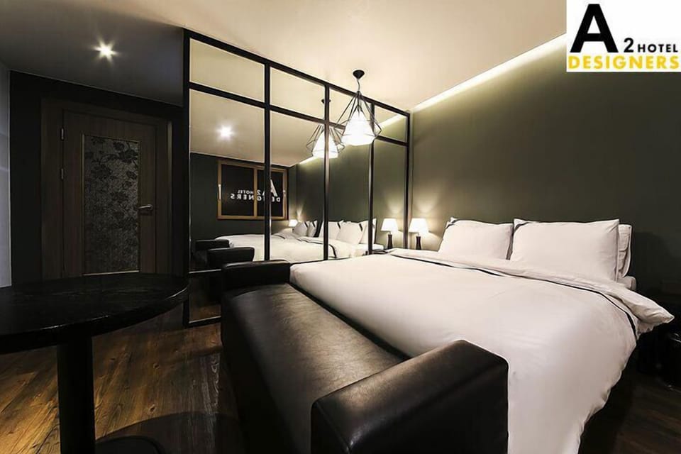 Twin Room | Desk, soundproofing, free WiFi, bed sheets