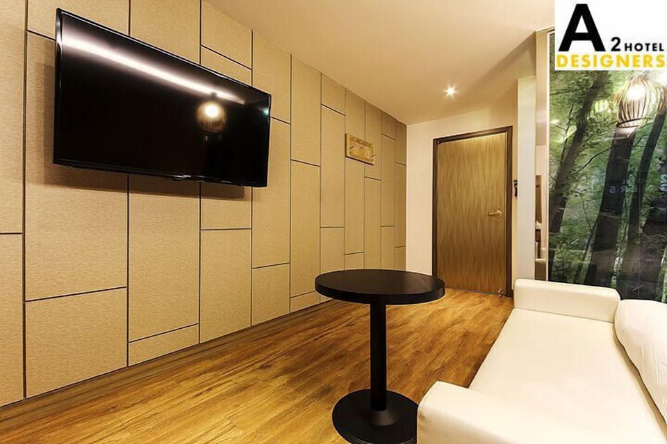 Twin Room | Desk, soundproofing, free WiFi, bed sheets