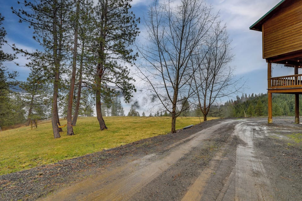 Driveway Parking | 2 Vehicles