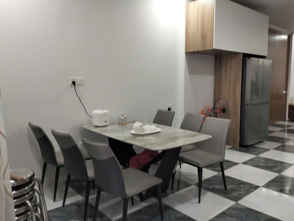 Deluxe Villa, Balcony, City View | In-room dining