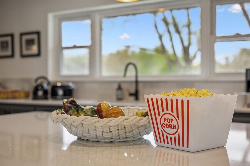 Kitchen Island | Snack Selection | Popcorn & Fruit Basket