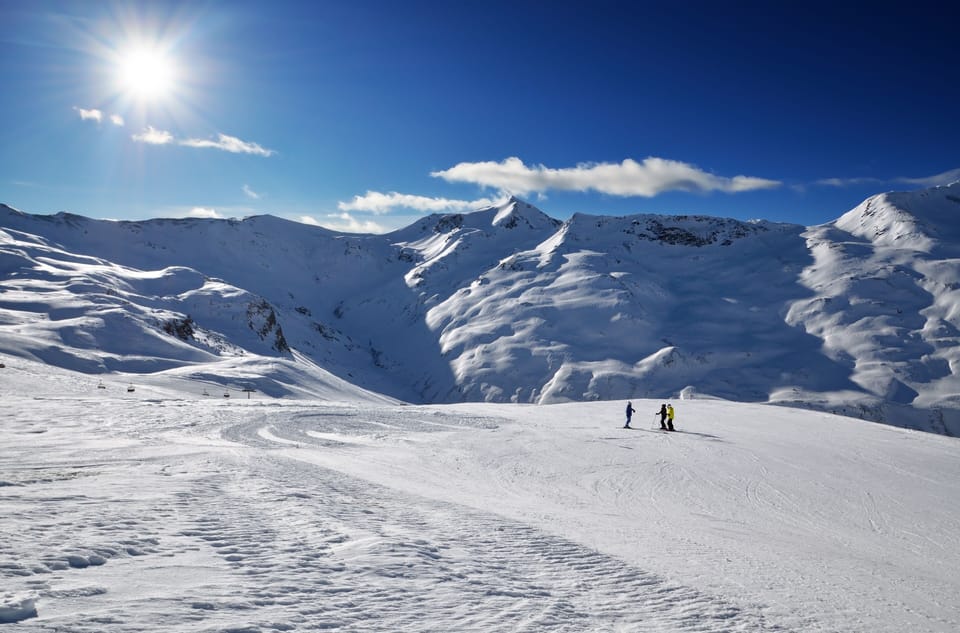 Snow and ski sports