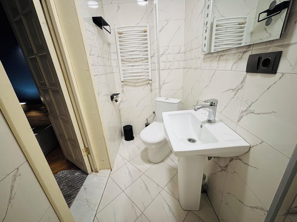 Family Double or Twin Room | Premium bedding, iron/ironing board, free WiFi, bed sheets
