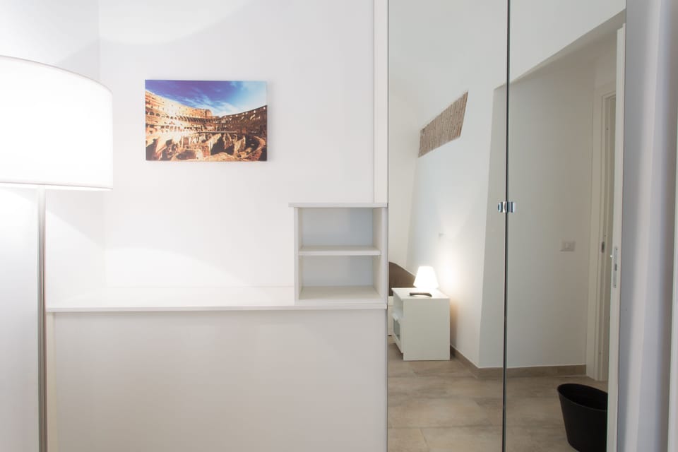 Family Apartment, Private Bathroom, Courtyard View (Via Di San Martino ai Monti, 20/A) | Room amenity