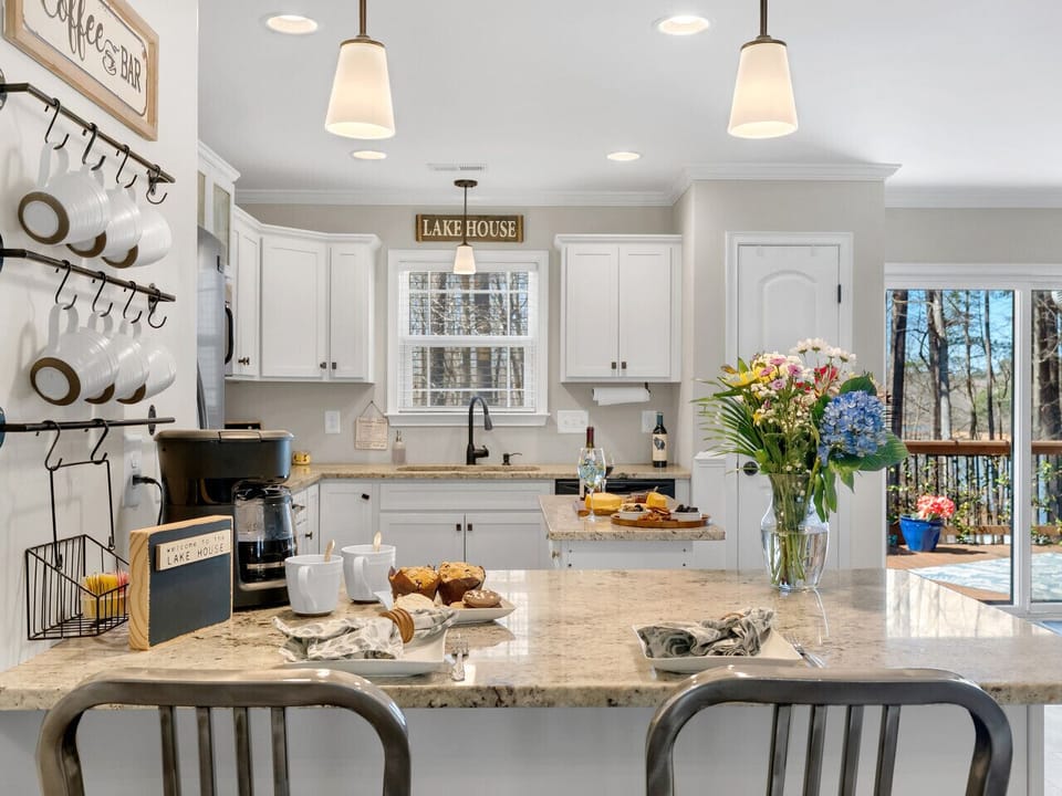 Kitchen | Island Prep Space | Bar Seating
