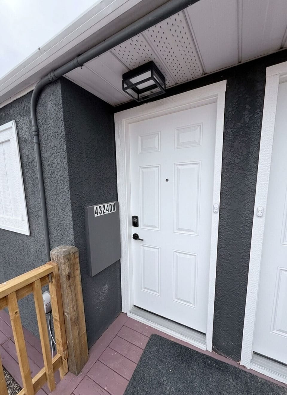 Private entrance at the back (follow the path)