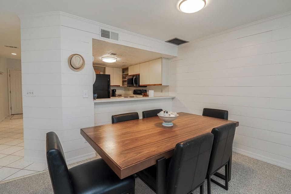 St. Augustine Beach Rentals Dining Room