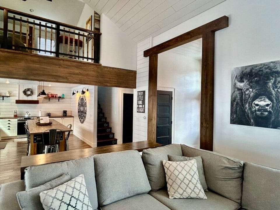 Living room image 4