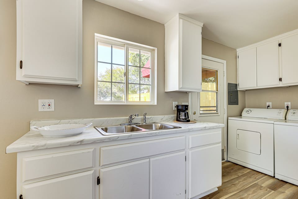 Kitchen | Cooking Basics | Coffee Maker | Washer/Dryer