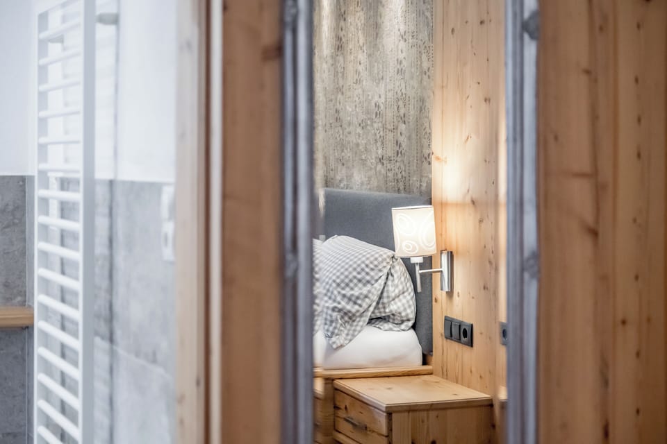Deluxe Double Room, City View | Bathroom