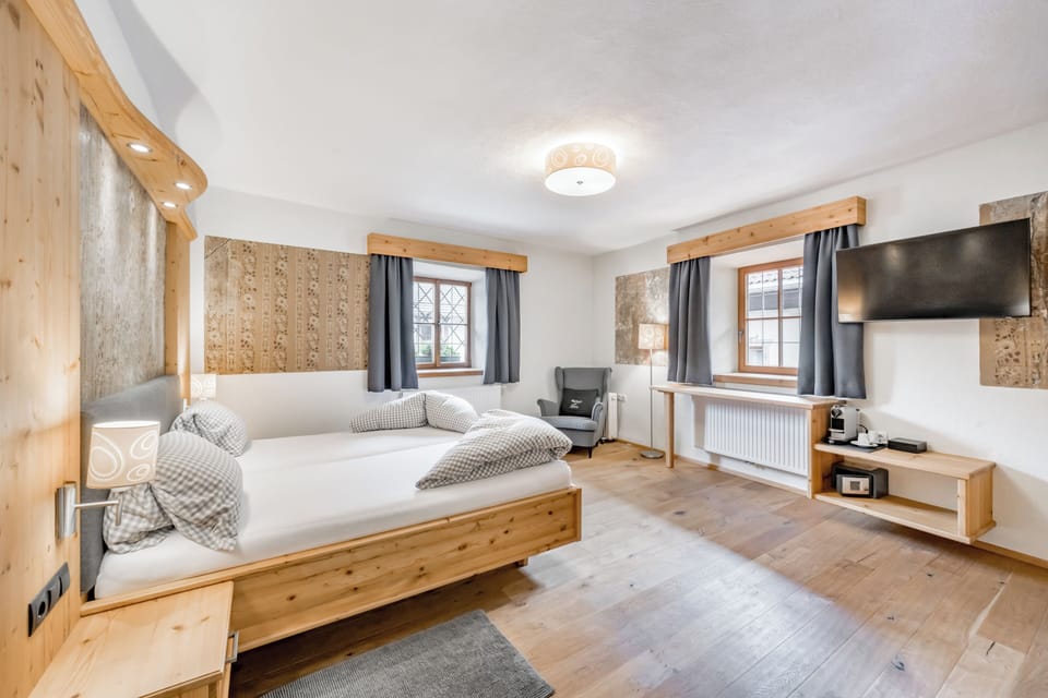 Deluxe Double Room, City View | In-room safe, free WiFi