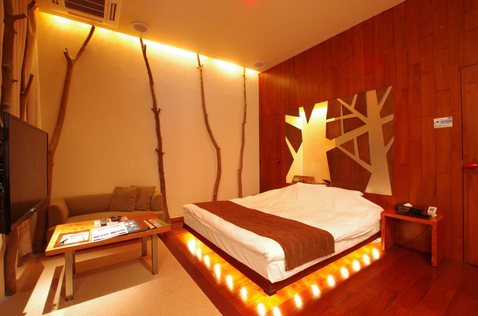 Deluxe Double Room, Non Smoking, Lanai | Free WiFi