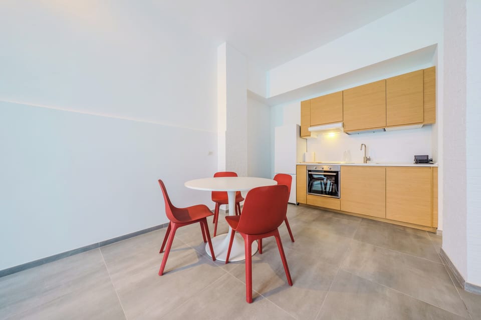 Condo | Dining