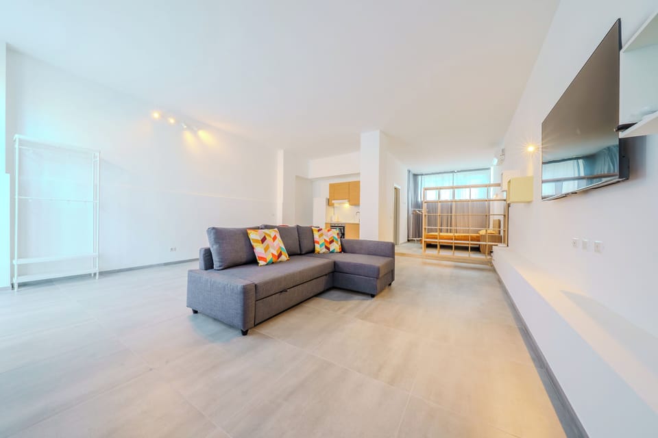 Condo | Living area | Flat-screen TV